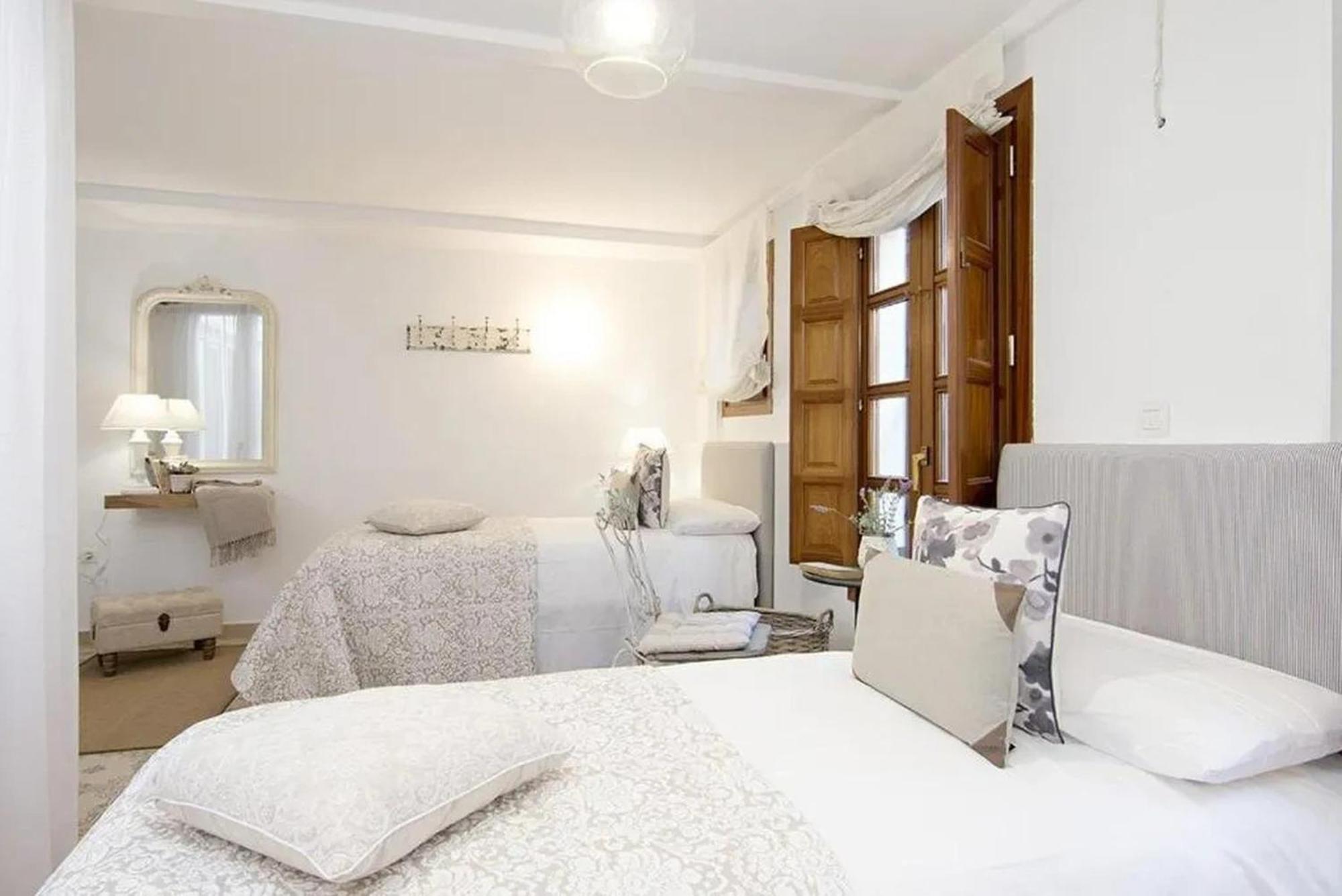 Apartamentos La Tona Puerta Elvira Centro Ciudad Гранада Экстерьер фото